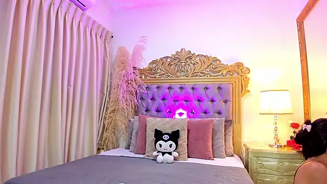 AnnieVegga online show from October 7, 2025, 12:13 pm