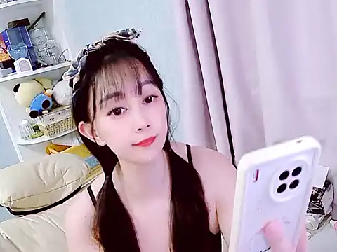 CatLovesapple online show from September 8, 2025, 5:01 pm