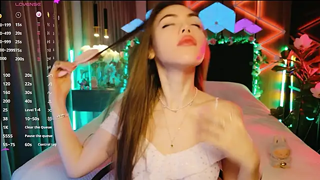 MimiFors online show from September 24, 2025, 3:59 pm