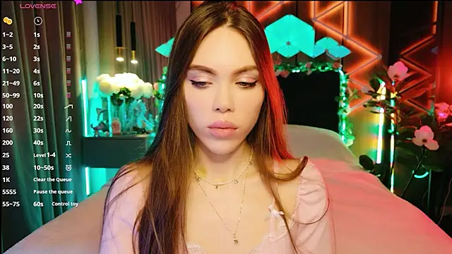 MimiFors online show from October 10, 2025, 4:28 pm