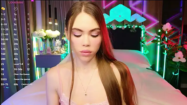 MimiFors online show from October 15, 2025, 5:46 pm