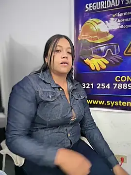 Snapshot of -Mia1 chatting on April 21, 2026, 12:44 pm -Mia1 online show from April 21, 2026, 12:44 pm