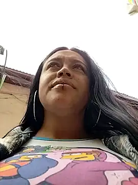 Snapshot of -Mia1 chatting on May 11, 2026, 4:04 pm -Mia1 online show from May 11, 2026, 4:04 pm