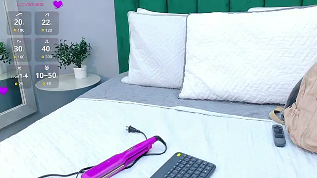Snapshot of Ashley_Evans22 chatting on May 6, 2026, 8:25 pm Ashley Evans22 online show from May 6, 2026, 8:25 pm