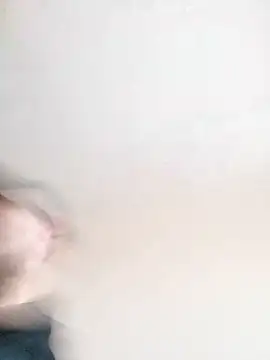 Snapshot of Hahahhdsj112 chatting on November 7, 2025, 11:21 am Hahahhdsj112 online show from November 7, 2025, 11:21 am