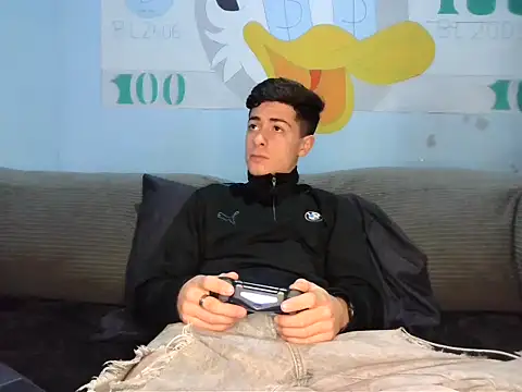 Snapshot of Newbrian20 chatting on September 25, 2025, 12:36 am Newbrian20 online show from September 25, 2025, 12:36 am