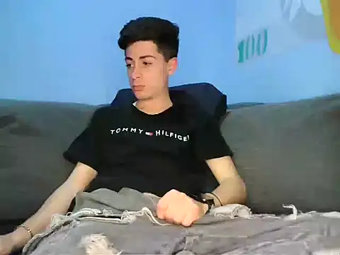 Snapshot of Newbrian20 chatting on September 30, 2025, 11:32 pm Newbrian20 online show from September 30, 2025, 11:32 pm