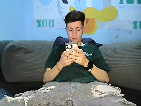 Snapshot of Newbrian20 chatting on October 2, 2025, 10:17 pm Newbrian20 online show from October 2, 2025, 10:17 pm