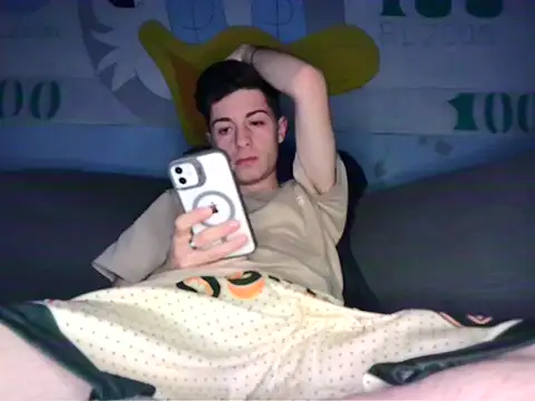 Snapshot of Newbrian20 chatting on October 17, 2025, 9:28 pm Newbrian20 online show from October 17, 2025, 9:28 pm