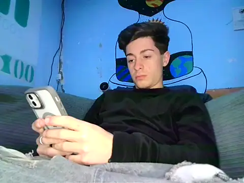 Snapshot of Newbrian20 chatting on October 30, 2025, 10:21 pm Newbrian20 online show from October 30, 2025, 10:21 pm