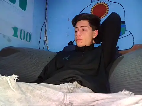 Snapshot of Newbrian20 chatting on October 31, 2025, 9:38 pm Newbrian20 online show from October 31, 2025, 9:38 pm