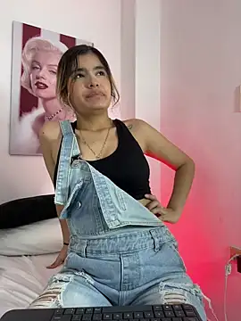 Snapshot of MelissaAlCapone chatting on March 4, 2026, 9:43 pm MelissaAlCapone online show from March 4, 2026, 9:43 pm