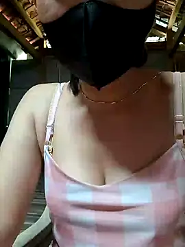 Lylymie online show from September 12, 2025, 4:12 am