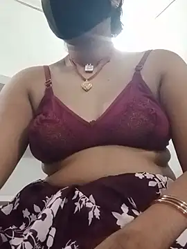 Snapshot of Nehaja33e chatting on July 20, 2026, 11:18 pm Nehaja33e online show from July 20, 2026, 11:18 pm