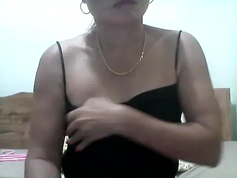 nathalie0045 online show from February 14, 2026, 9:17 am