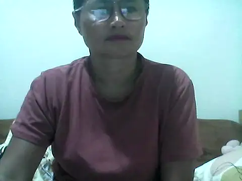 Snapshot of nathalie0045 chatting on July 9, 2026, 9:24 am nathalie0045 online show from July 9, 2026, 9:24 am