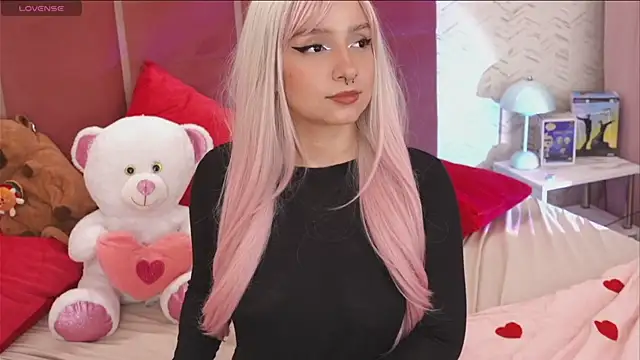 CoralineSky online show from October 5, 2025, 8:51 pm