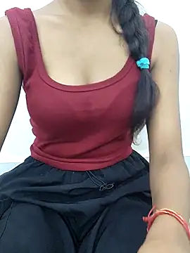 Snapshot of cute_parii_ chatting on September 12, 2025, 9:59 pm cute parii online show from September 12, 2025, 9:59 pm