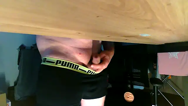 michaelm1983 online show from November 25, 2025, 8:14 am