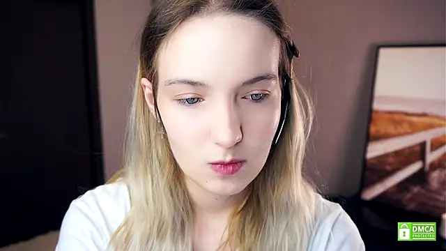 HongTomczak online show from September 26, 2025, 6:50 am