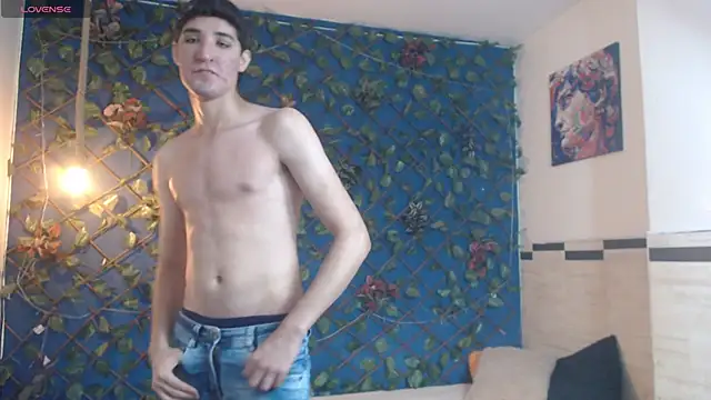 whitebull2606 online show from September 12, 2025, 12:27 pm