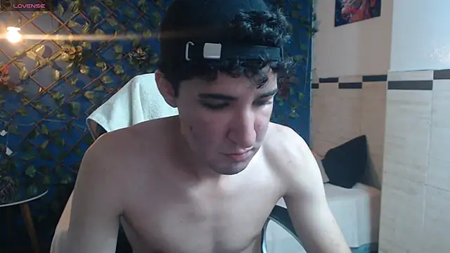 whitebull2606 online show from September 14, 2025, 12:04 pm