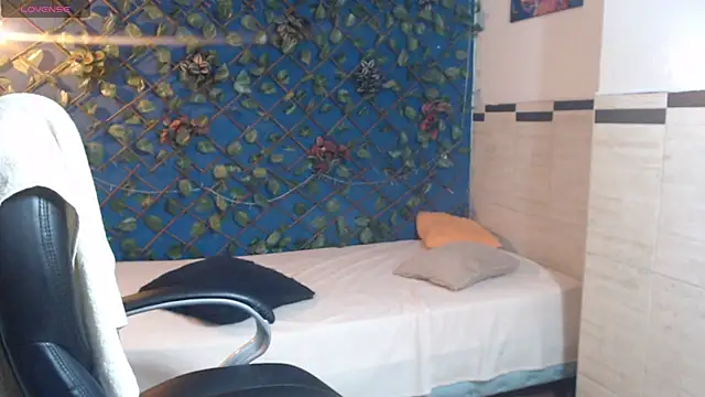 whitebull2606 online show from September 16, 2025, 12:28 pm