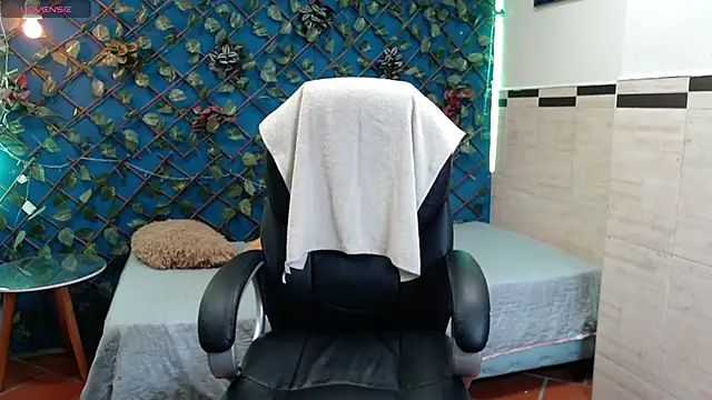 whitebull2606 online show from October 10, 2025, 12:26 pm