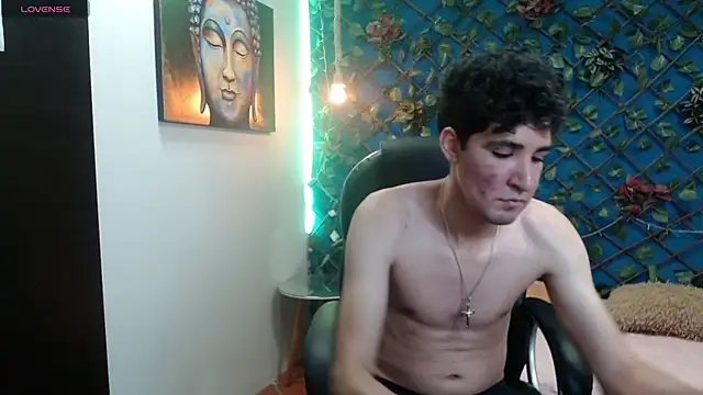 whitebull2606 online show from October 28, 2025, 12:41 pm