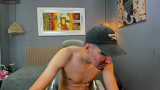 whitebull2606 online show from November 10, 2025, 1:10 pm