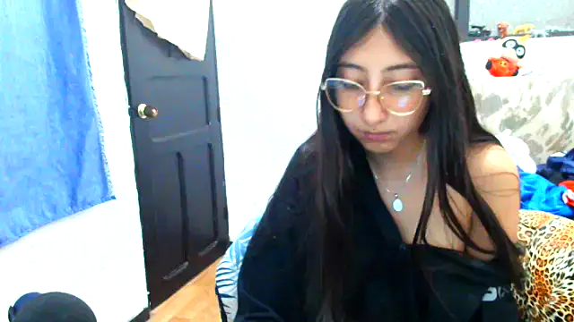 Snapshot of Nanilux chatting on October 9, 2025, 7:34 pm Nanilux online show from October 9, 2025, 7:34 pm