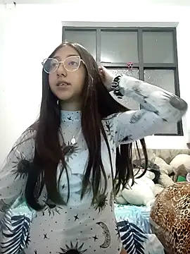 Snapshot of Nanilux chatting on October 26, 2025, 6:14 pm Nanilux online show from October 26, 2025, 6:14 pm