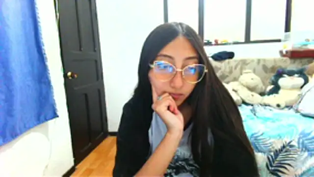 Snapshot of Nanilux chatting on October 31, 2025, 12:55 am Nanilux online show from October 31, 2025, 12:55 am