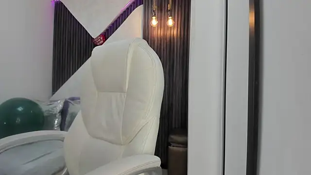 roxana santini online show from November 25, 2025, 3:45 pm