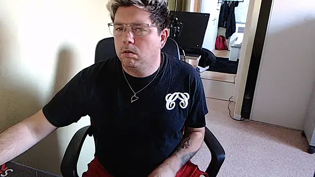 Snapshot of blueandwhite1 chatting on December 27, 2024, 3:26 pm blueandwhite1 online show from December 27, 2024, 3:26 pm