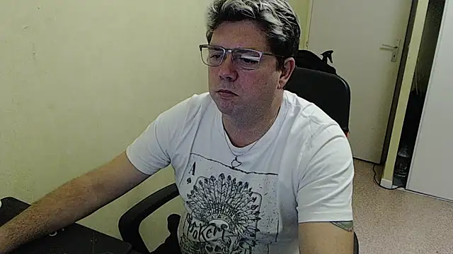 Snapshot of blueandwhite1 chatting on January 5, 2025, 5:41 pm blueandwhite1 online show from January 5, 2025, 5:41 pm