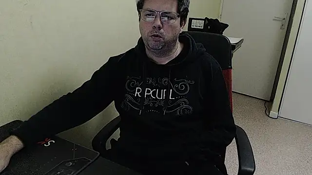 Snapshot of blueandwhite1 chatting on January 25, 2025, 5:08 pm blueandwhite1 online show from January 25, 2025, 5:08 pm