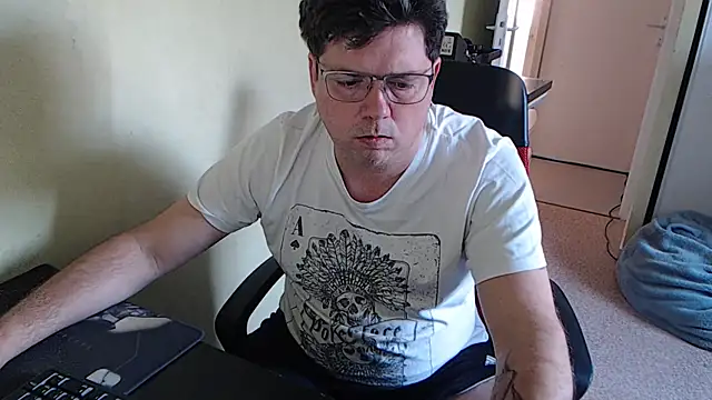 Snapshot of blueandwhite1 chatting on February 20, 2025, 3:41 pm blueandwhite1 online show from February 20, 2025, 3:41 pm