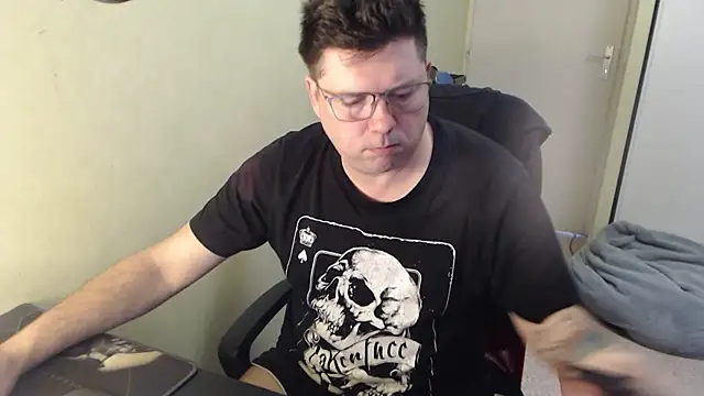 Snapshot of blueandwhite1 chatting on March 12, 2025, 8:19 am blueandwhite1 online show from March 12, 2025, 8:19 am