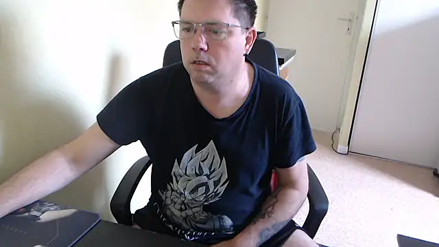 Snapshot of blueandwhite1 chatting on March 19, 2025, 8:55 am blueandwhite1 online show from March 19, 2025, 8:55 am