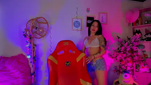  chloe moons  online show from October 2, 2025, 9:55 pm