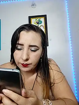 isabella lovem online show from November 13, 2025, 7:46 pm