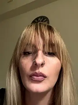 Sexy Bulgarian woman online show from November 4, 2025, 10:03 am