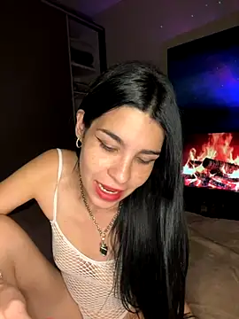 IaraStone online show from November 10, 2025, 7:29 am