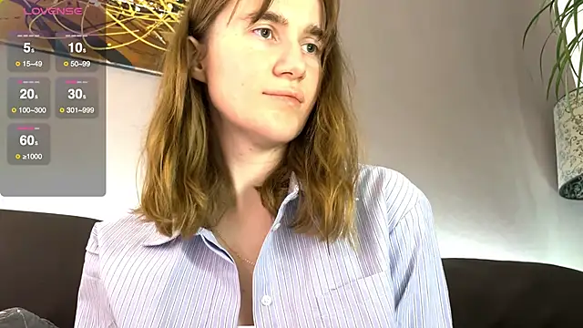 velina   online show from October 11, 2025, 3:43 pm