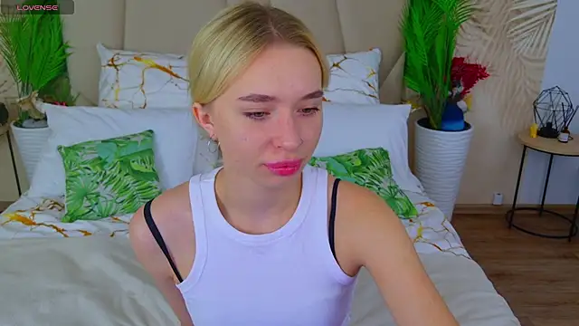 RachelColon online show from October 1, 2025, 10:43 am