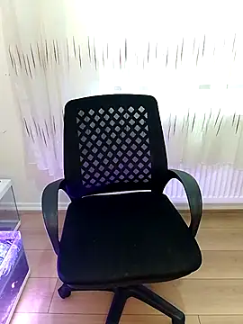 Ozi1910 online show from November 11, 2025, 11:43 am