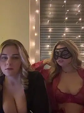 ItsLxsa online show from April 7, 2026, 8:20 pm