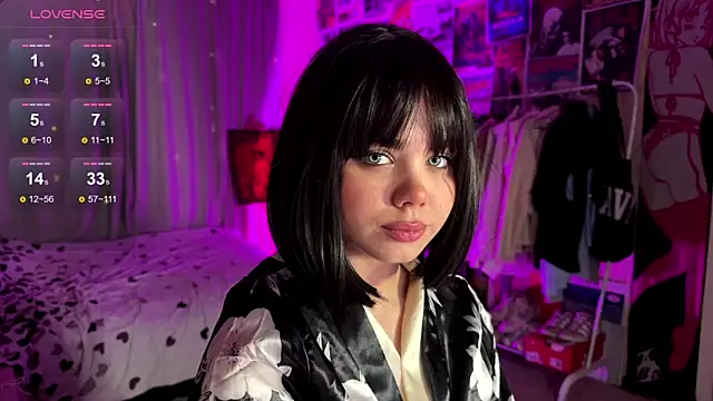 PinkiRay online show from September 19, 2025, 5:24 pm