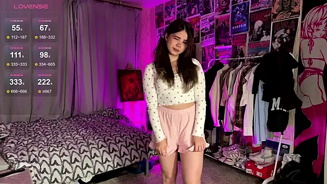 PinkiRay online show from September 24, 2025, 5:27 pm